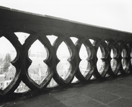 360046 Interieur van de Domtoren (Domplein) te Utrecht: balustrade op een van de omgangen.